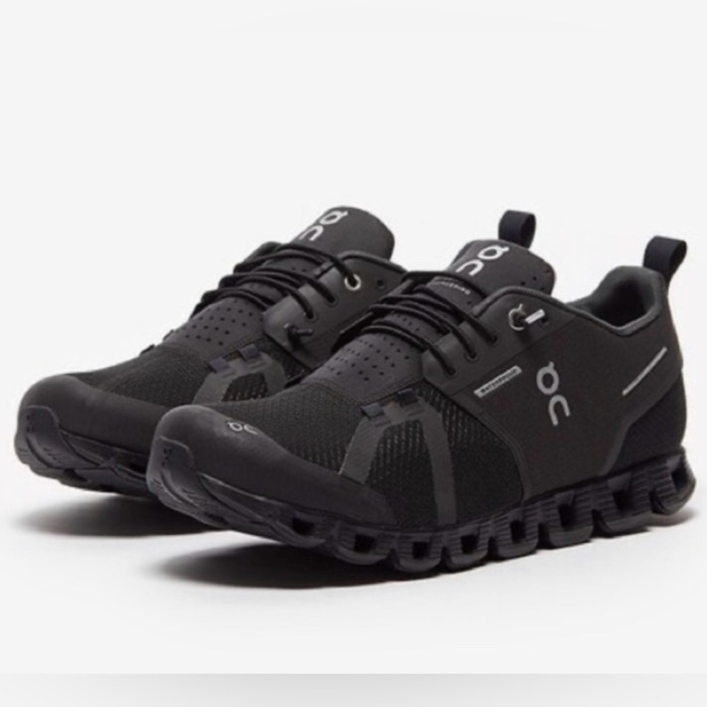 On Cloud 5 Waterproof Running Shoes